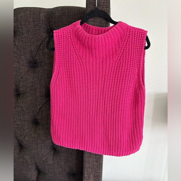 Evan Picone Tops - Evan Picone Vibrant Pink Knit Sweater